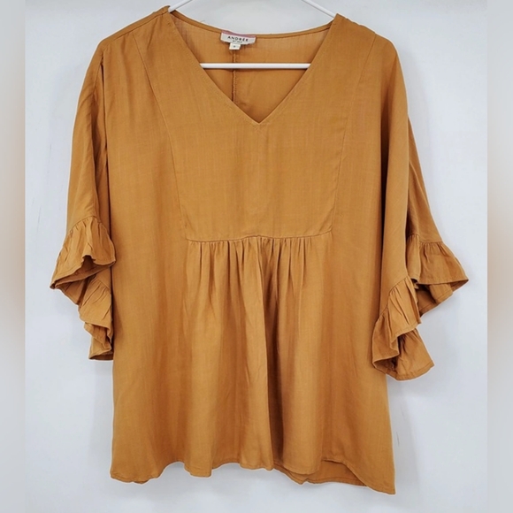 ANDREE BY UNIT Tops - 🤎Andree By Unit V-Neck Dolman Ruffle Sleeve Peplum Top